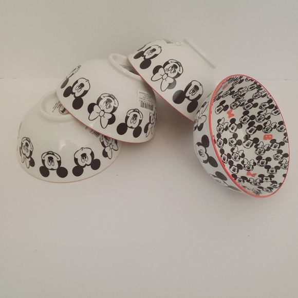 Disney Other - Disney bowls set of 4 Style # 4013218
